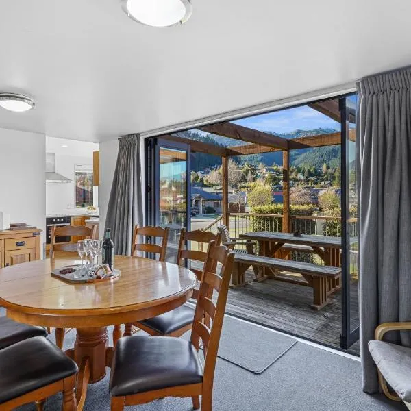 *** LAKE VILLA 465 ***, hotel in Hanmer Springs