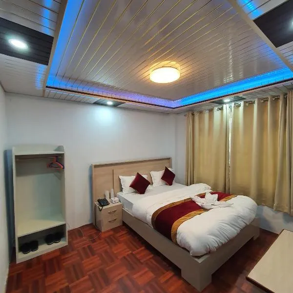 Charikot Downtown Hotel, hotel v destinaci Charikot