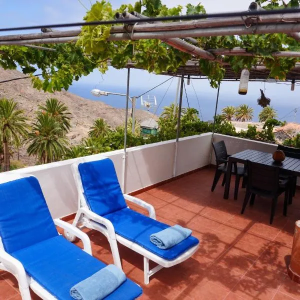 Holiday House Casa Argelio, hotel in Alojera