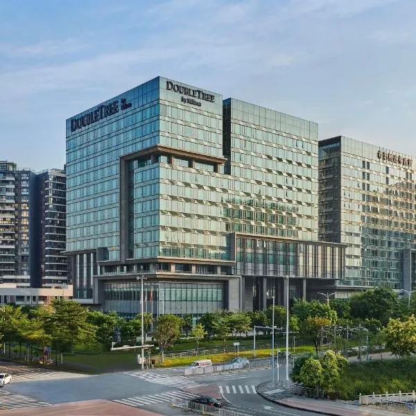 DoubleTree by Hilton Shenzhen Airport Residences, hotel in Shenzhen