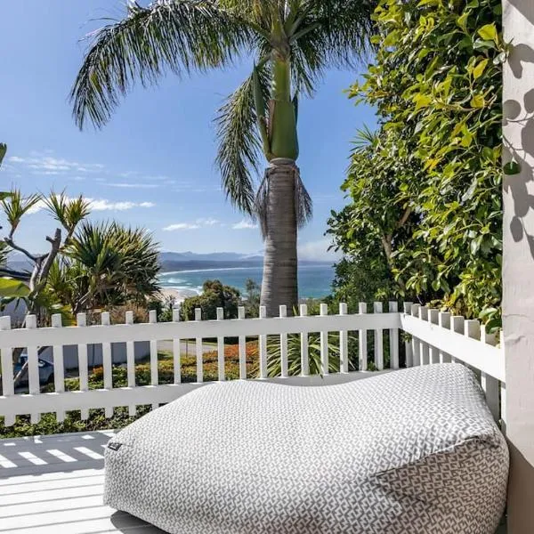 Plett Holiday Stay with Hut Tub ,Pizza Oven and Views, hotel a Plettenberg Bay