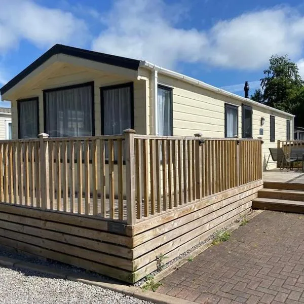 Rhodes Retreat, Lake District, hotel sa Brigham