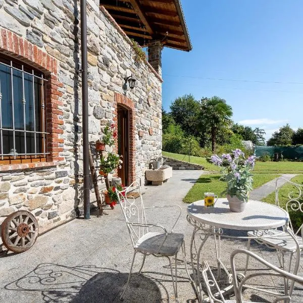 Residenza Jasmine Yellow Apartment, hotel in Verbania