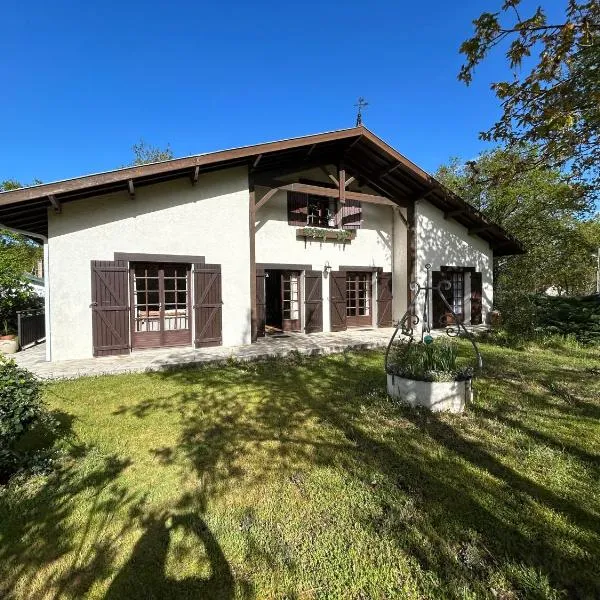 Maison de famille Basque, khách sạn ở Soulac-sur-Mer