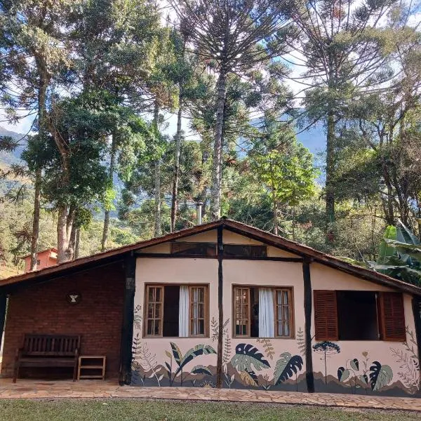 Casa das Araucárias, no Vale do Matutu, Aiuruoca-MG, hotel in Aiuruoca