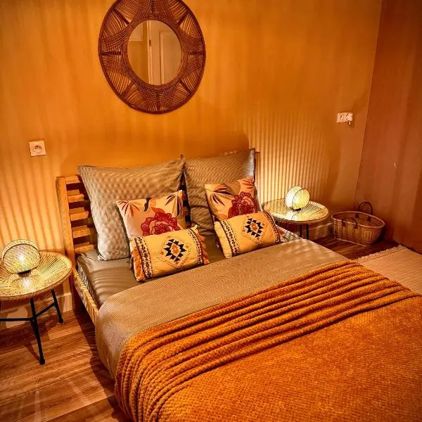 Bohème Spa&Sauna Orléans, hotel in Saint-Jean-de-Braye