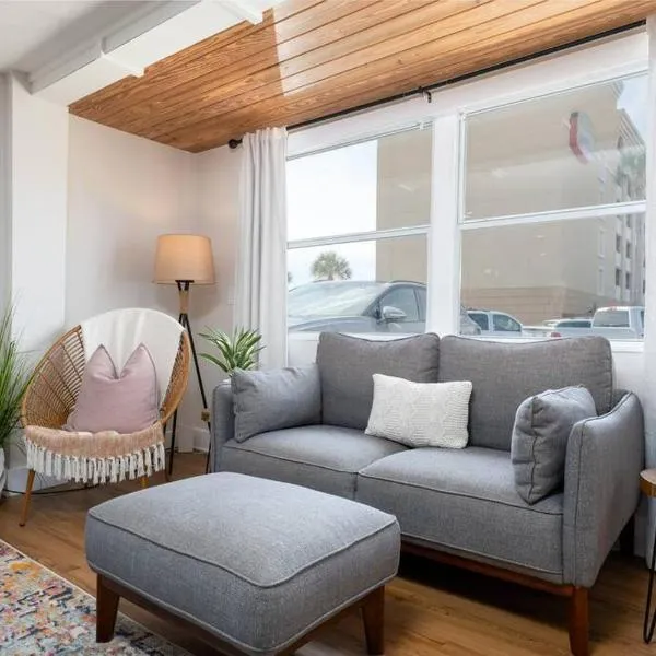 Be A Nomad - Beach Cottage Oceanfront, hotel a Jacksonville Beach