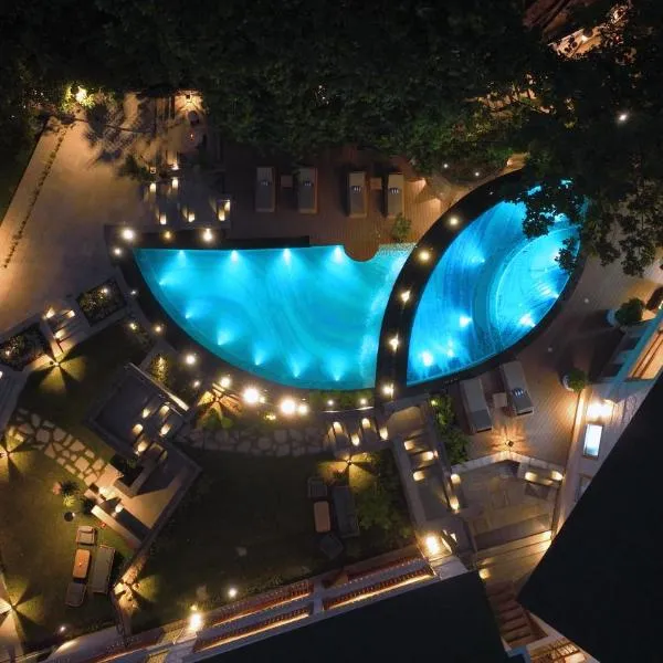 VILEEN Rishikesh - A Wellness Resort by Ganga Kinare, hotel v destinaci Bijni