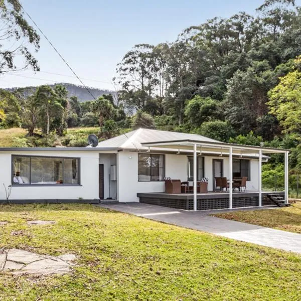 Deer Valley Farm Stay Illawarra sleeps up to 9, hotel en Kembla Grange