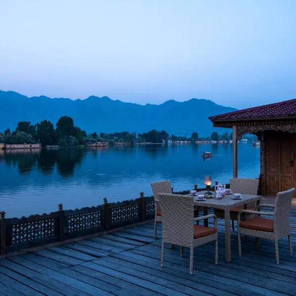 Mascot Houseboats, hotel v destinaci Šrínagar