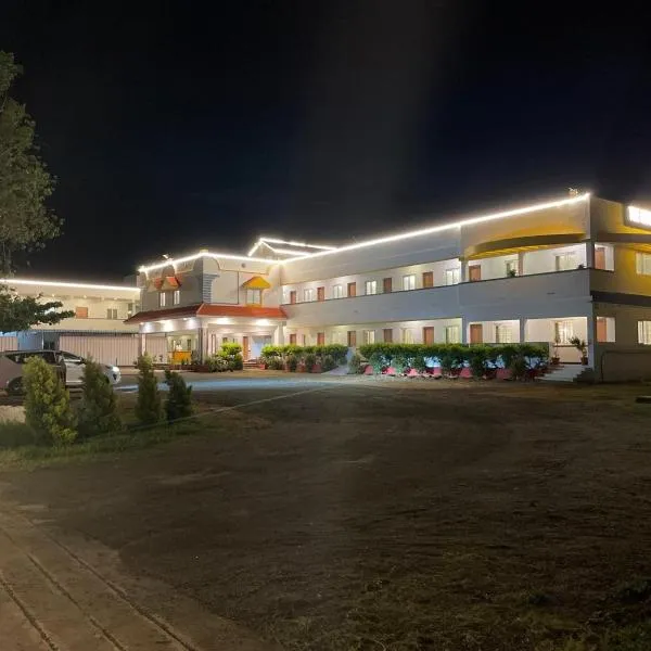 THE MOUNT VIEW CASTLE HOTELS and RESORTS, hotel in Tenkāsi