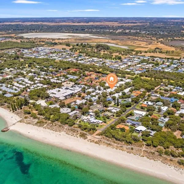 Escape to 28 at Cape View, hotel in Broadwater