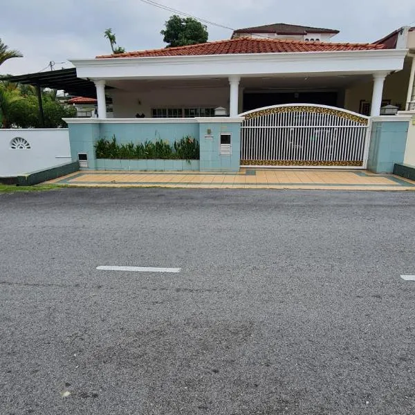 sharonhomestay, hotel v destinaci Seremban