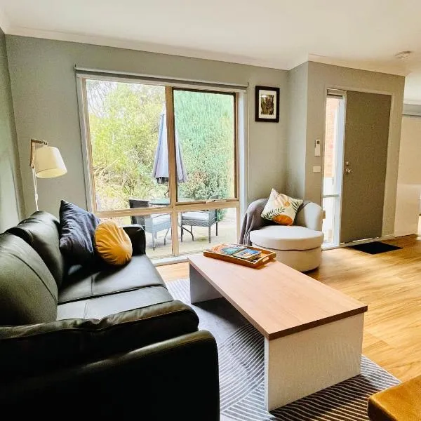 Marengo Beach Studios- Pet Friendly, hotel in Marengo