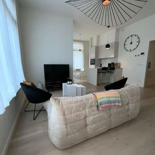 Beautiful homey flat at the Belgian Coast, hotell sihtkohas Oostende
