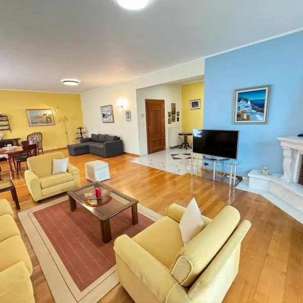 Sunny and Spacious Luxury House, hotel v destinaci Pyrgetós