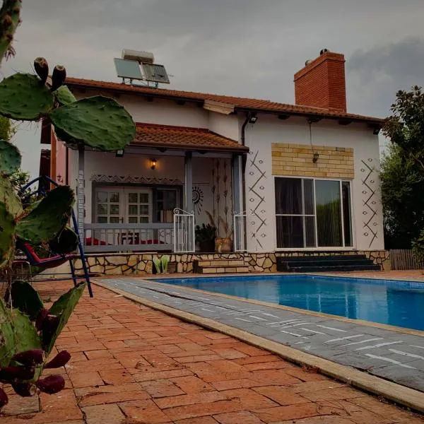Nuru Villa, hotel a Vadardhë