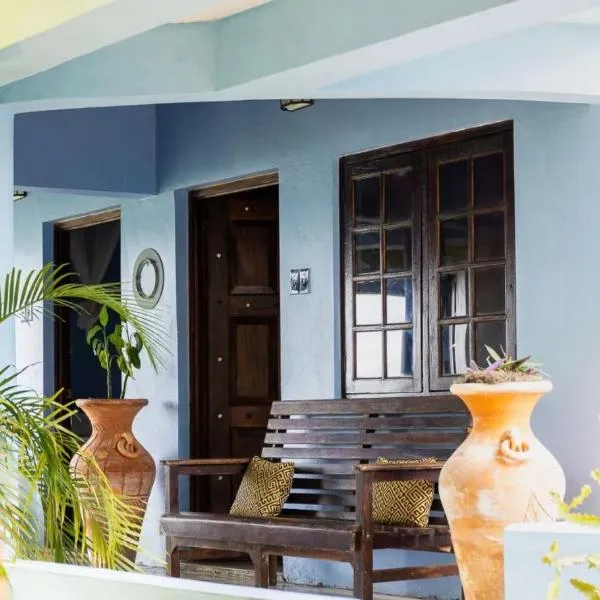 Indigo Beach Resort, hotell i Black River