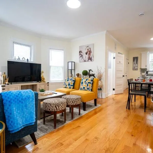 14b-Newly Renovated, Uniquely decorated Apartment, Hotel in Boston
