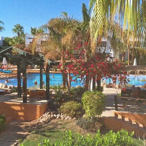 Delta Sharm luxury pool view apartment Shahrazad, hotel in Sharm-el-Sheikh