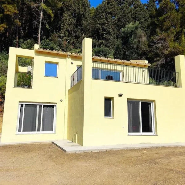 Villa Marianthi Afroditi House in Achillion woods, hotel in Achílleion