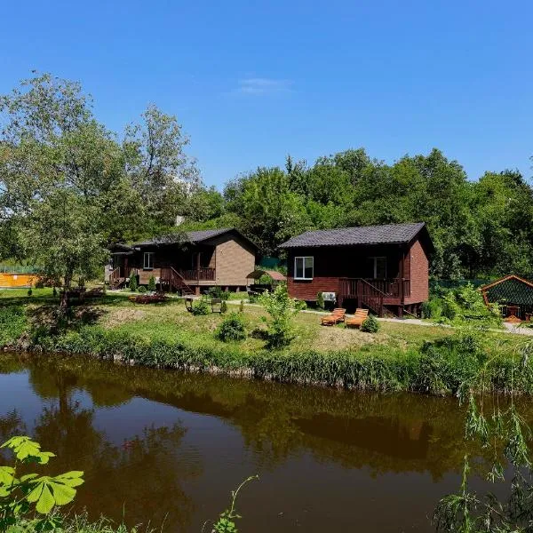 Котедж з власною фінською сауною та літнім басейном, hotel v destinaci Poltava