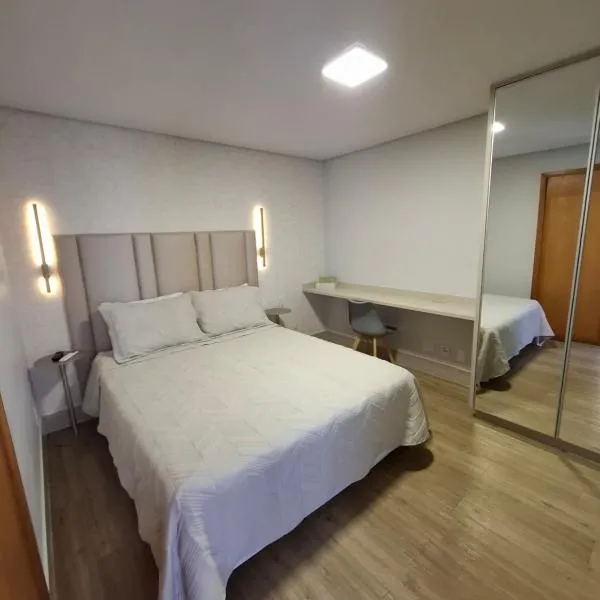 FLAT Condomínio CRYSTAL PLACE 1407, hotel v destinaci Goiânia