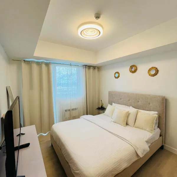 Double Deluxe Room with Mount Arayat View at Azure North San Fernando Pampanga, hotel v destinaci San Fernando