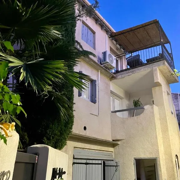 Maison de village avec balcon rooftop, hotel v destinaci Maillane
