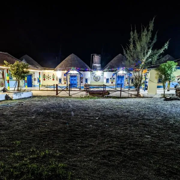 White Land Villagestay, hotel in Dhordo