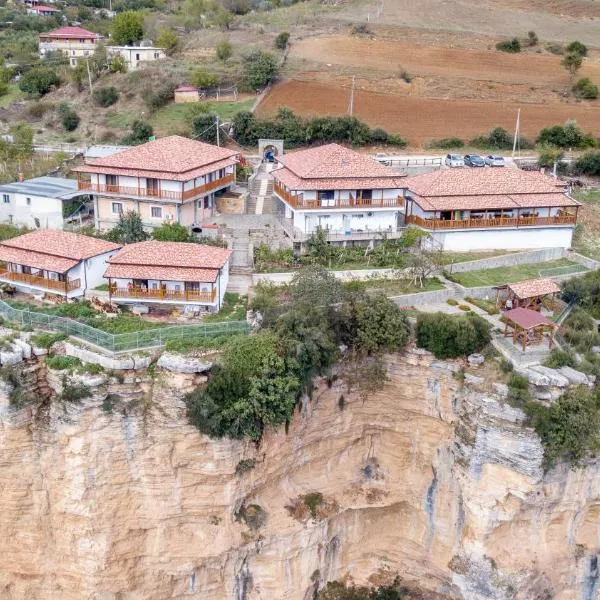 Guest House Bracaj, hotel v destinaci Zhaban