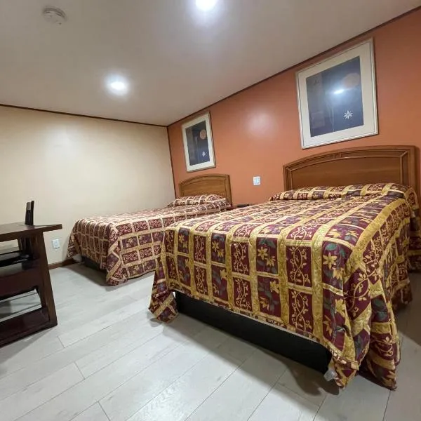 Travelers Motor Lodge, hotel in North Smithfield