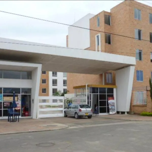 Amplio Apartamento Parqueadero y Piscina Cerca al CC Gran Plaza, hotel v destinaci Pitalito