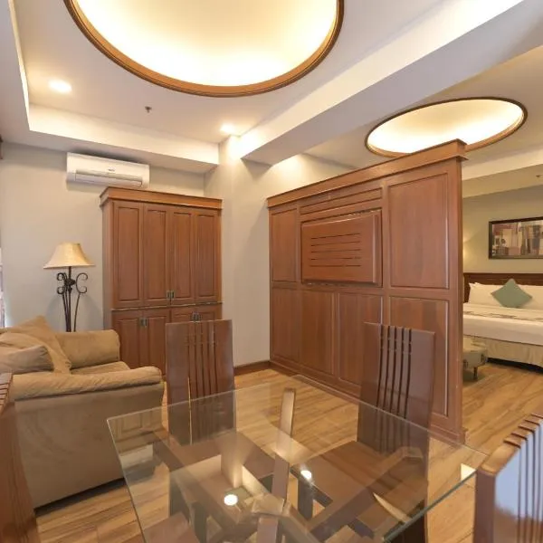 Paragon Hotel and Suites, hotel sa Baguio