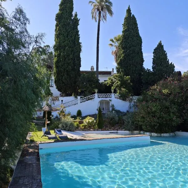Finca La Favorita- Suites, hotel v destinaci Constantina