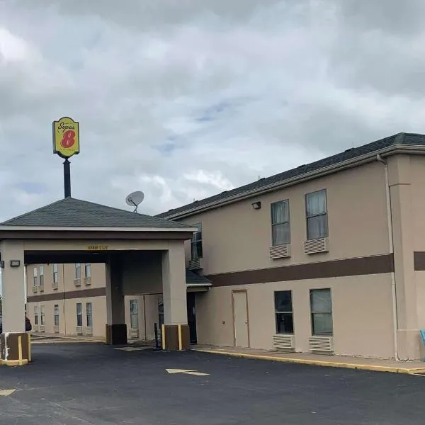 Super 8 by Wyndham Chenoa – hotel w mieście Chenoa