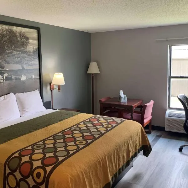 Super 8 by Wyndham Chenoa, hotel v destinaci Chenoa