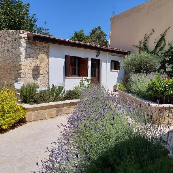 The Little House, hotel v destinaci Ayios Theodhoros