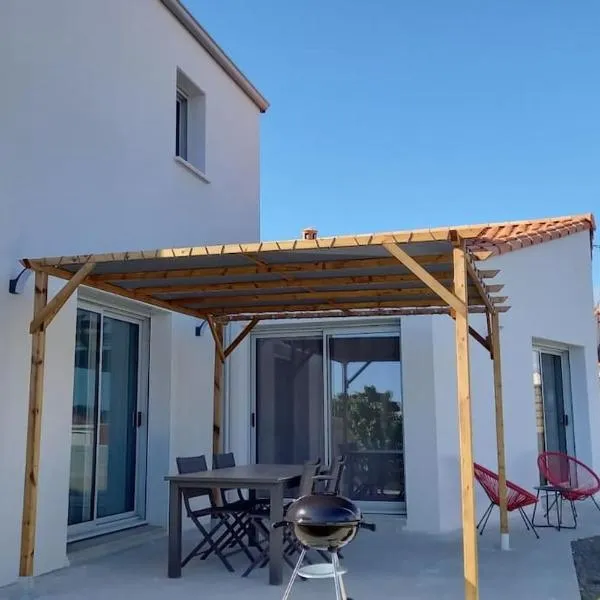 L'Ancrage- 800m de la plage, hotel in Brem-Sur-Mer