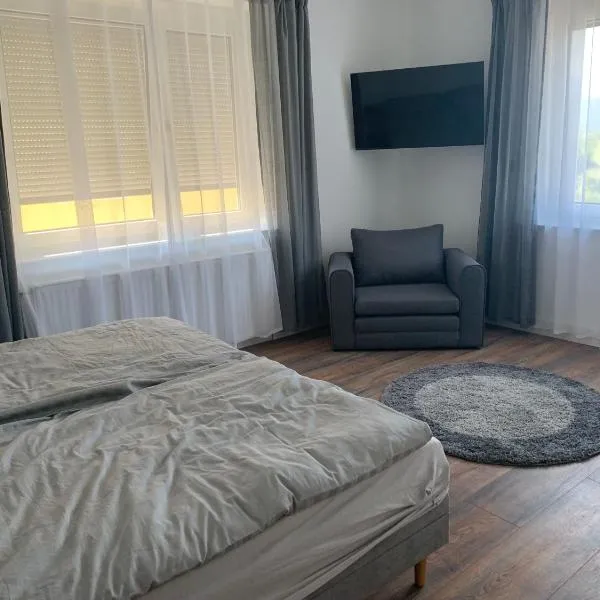 Haus Rauchenwald, hotell sihtkohas Fohnsdorf