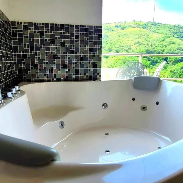 Cabaña en el Aire con jacuzzi a 5min del Pueblo, hotel v destinaci Sopetran
