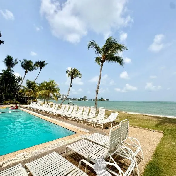 GOLDEN WAVE HOMESTAY 3BR The Regency Port Dikson、Kampong Si Rusaのホテル