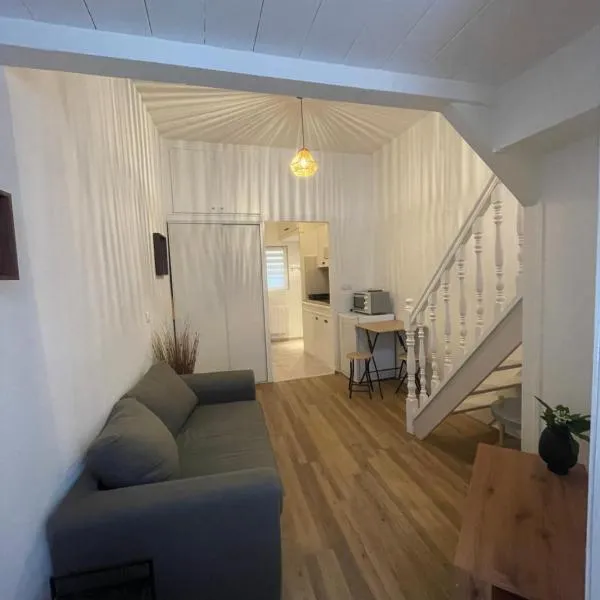 cosy one1h20 de Paris, hotel v destinaci Joigny