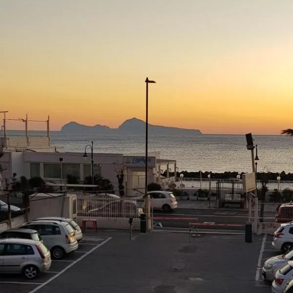 GIOIA Holiday Home, hotel in Torre del Greco