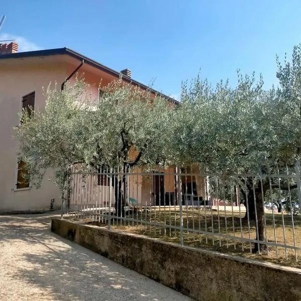 La casa dei nonni, hotel v destinaci Tolotti
