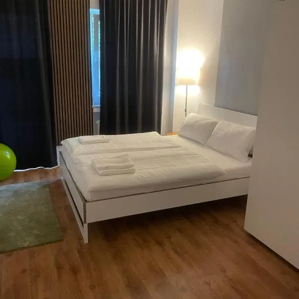 Köln Wohnung 4 min nähe von Hbf und Dom mit Garten ,Balkon & office, hotel in Cologne