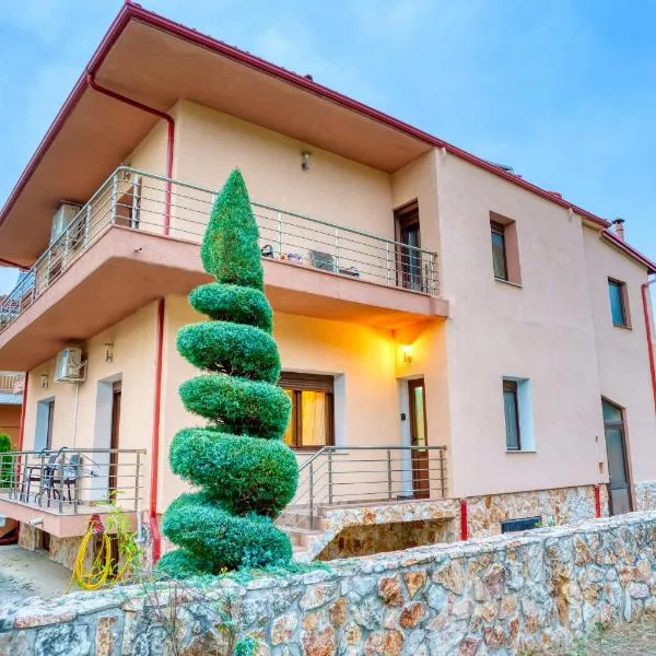 Four lakes luxury suites, hotel v destinaci Amintaio
