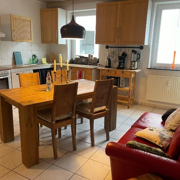 Kiel zwischen Blücherplatz und Forstbaumschule 2 oder 3 Zimmer Ferienwohnung, hotel in Kiel