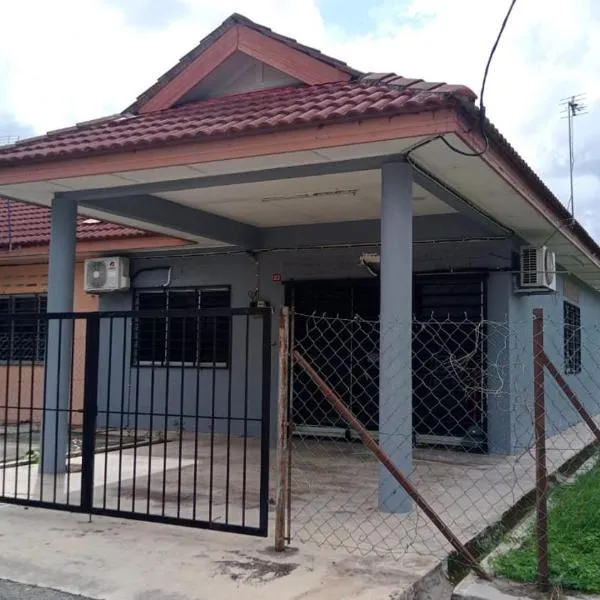 homestay RUSA, hotel v destinaci Kampong Kerayong