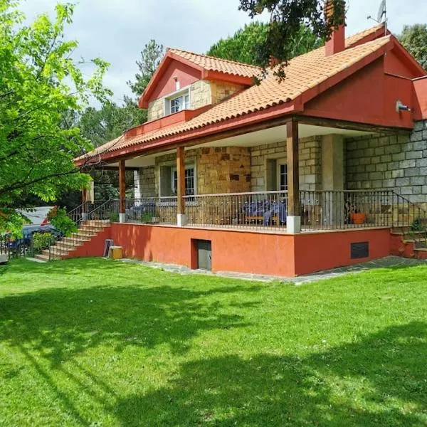 Casa rural piscina y barbacoa, hotel en El Escorial